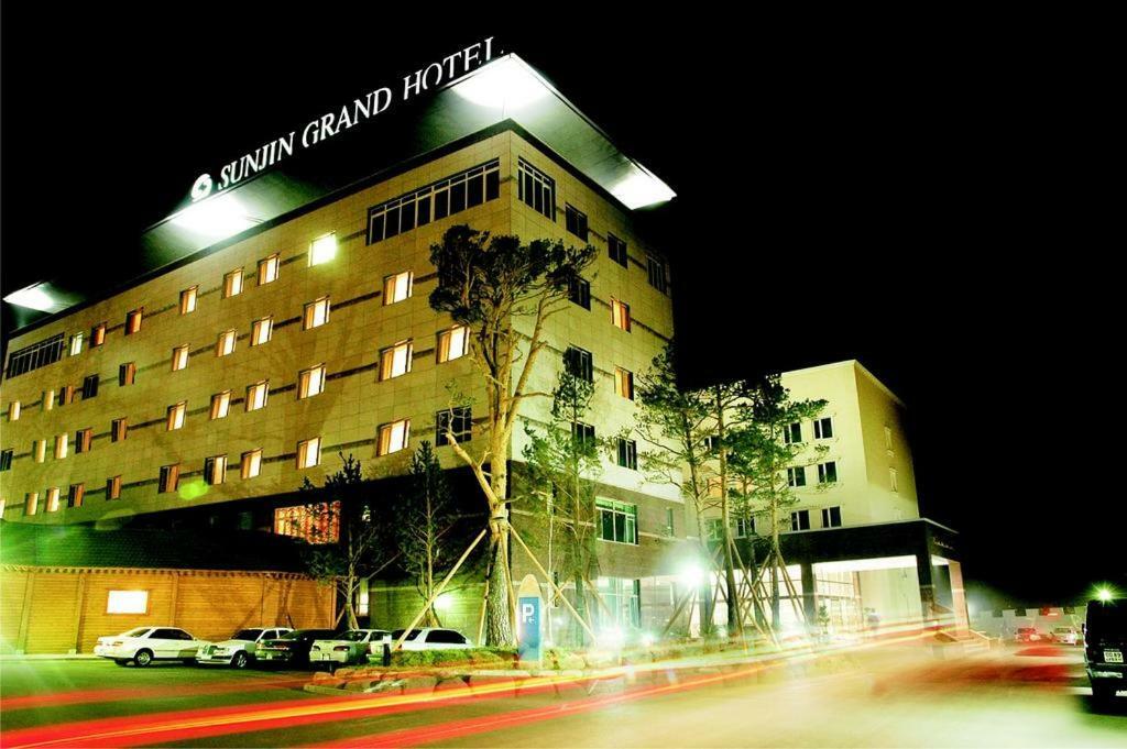 Sunjin Grand Hotel Ulánbátar Exteriér fotografie